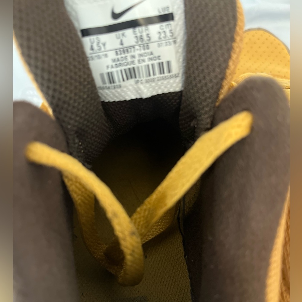Nike High Top - Picture 6 of 6